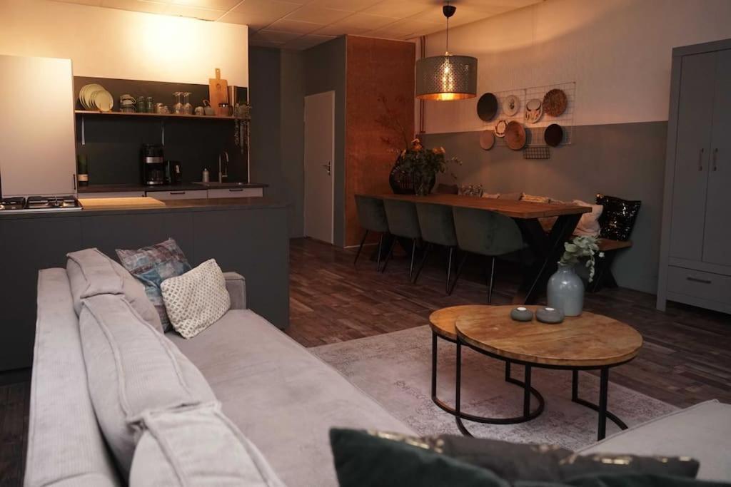 Ruim Appartement In Utrecht. Buitenkant foto