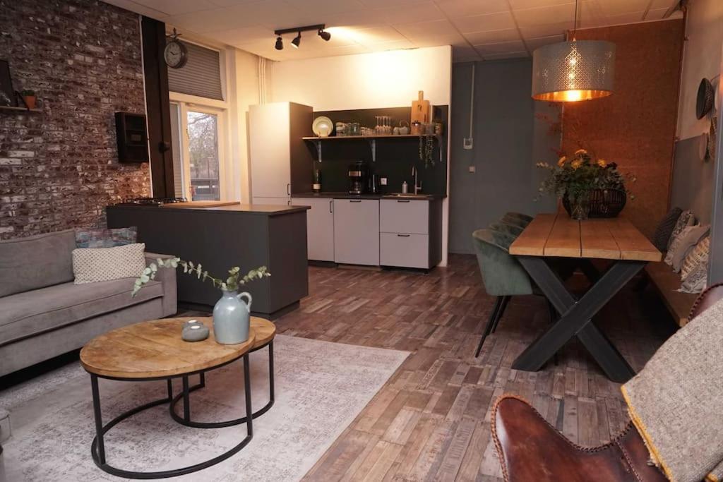 Ruim Appartement In Utrecht. Buitenkant foto